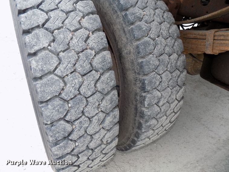 image for item DG2641 2004 Ford F550 Super Duty XL  dump truck