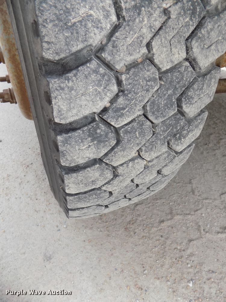 image for item DG2641 2004 Ford F550 Super Duty XL  dump truck