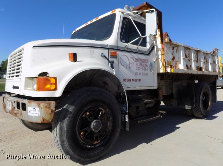 image for item DG2644 1993 International 4700  dump truck