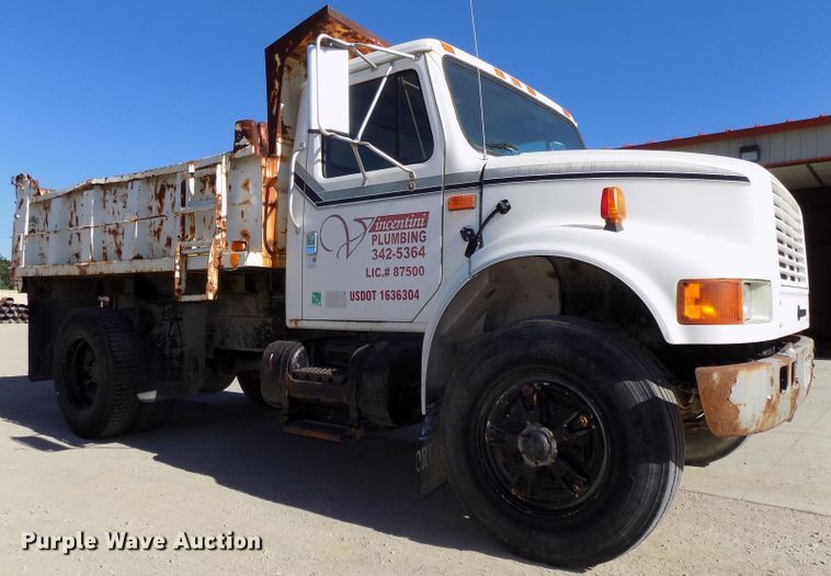 image for item DG2644 1993 International 4700  dump truck