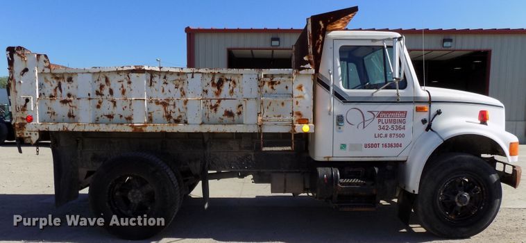 image for item DG2644 1993 International 4700  dump truck