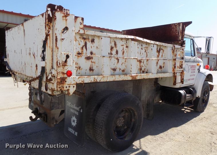 image for item DG2644 1993 International 4700  dump truck