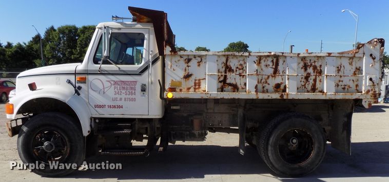 image for item DG2644 1993 International 4700  dump truck