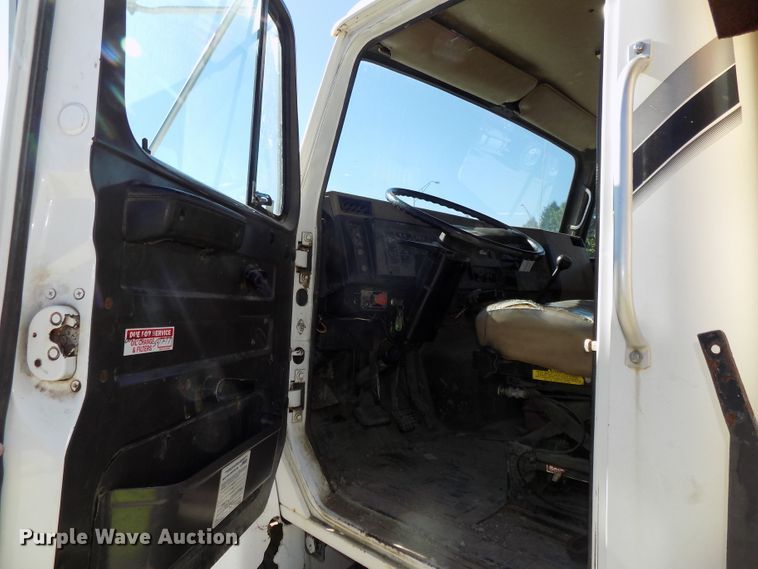 image for item DG2644 1993 International 4700  dump truck