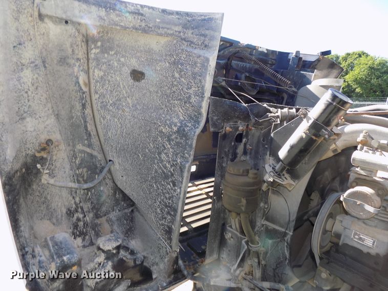 image for item DG2644 1993 International 4700  dump truck