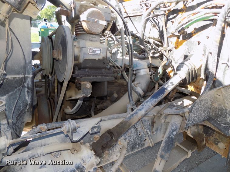 image for item DG2644 1993 International 4700  dump truck