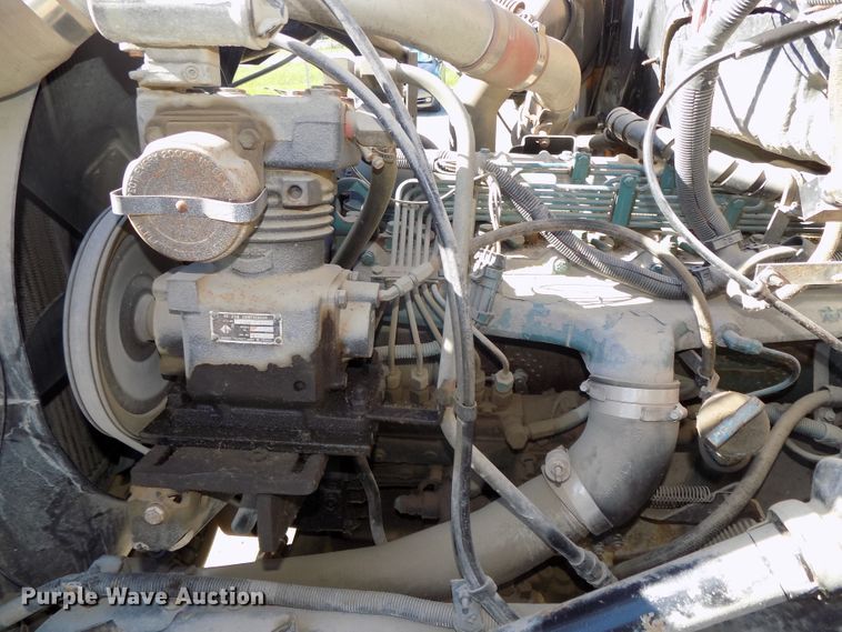 image for item DG2644 1993 International 4700  dump truck