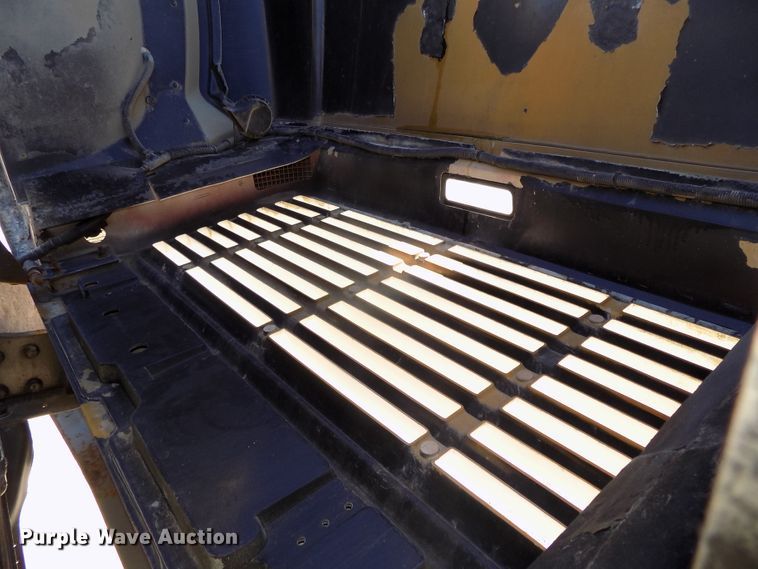 image for item DG2644 1993 International 4700  dump truck