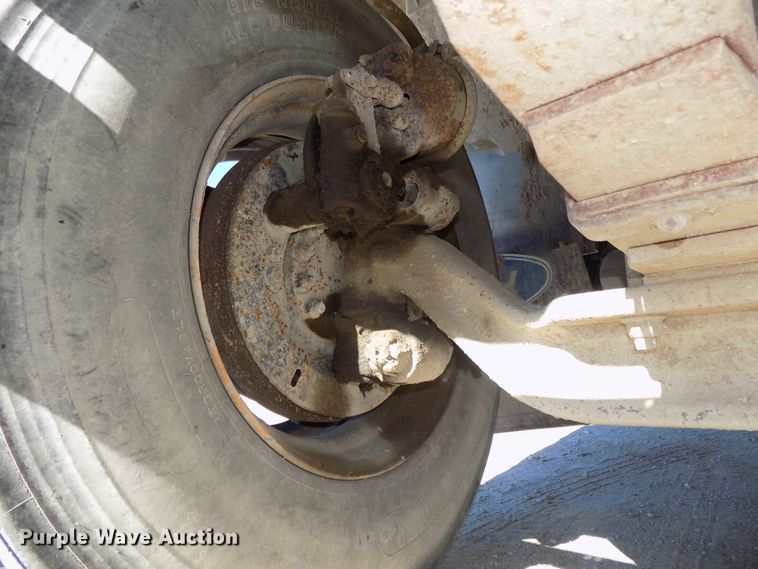 image for item DG2644 1993 International 4700  dump truck