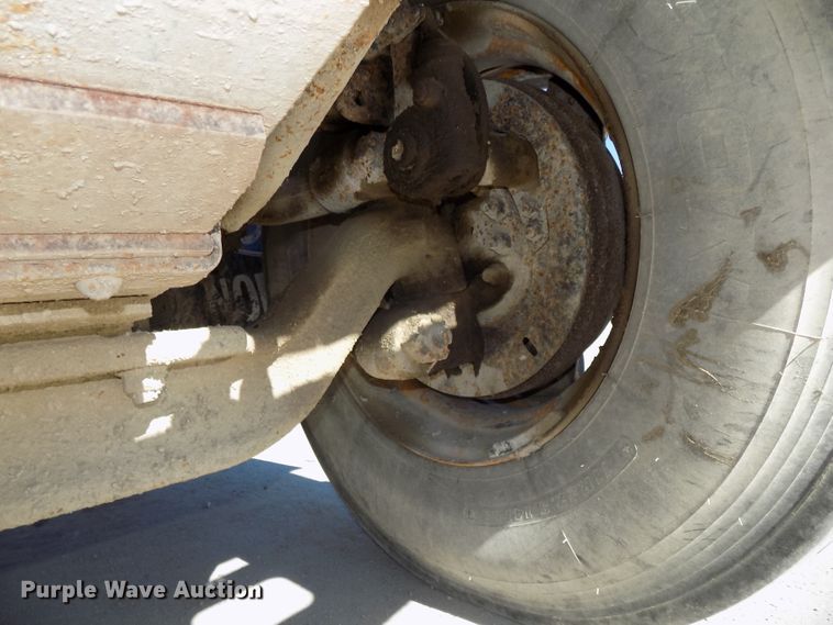 image for item DG2644 1993 International 4700  dump truck