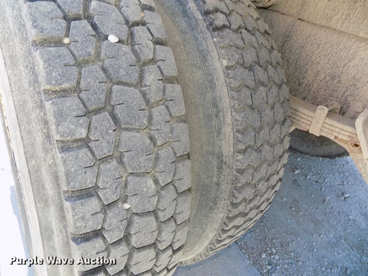 image for item DG2644 1993 International 4700  dump truck