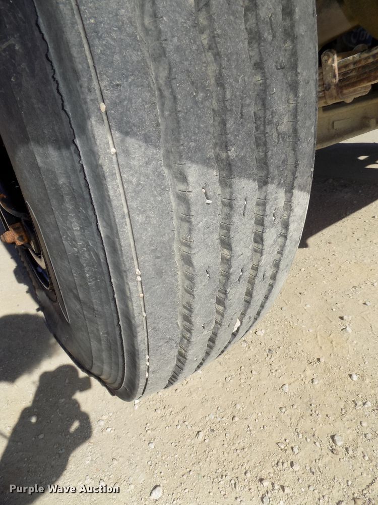 image for item DG2644 1993 International 4700  dump truck