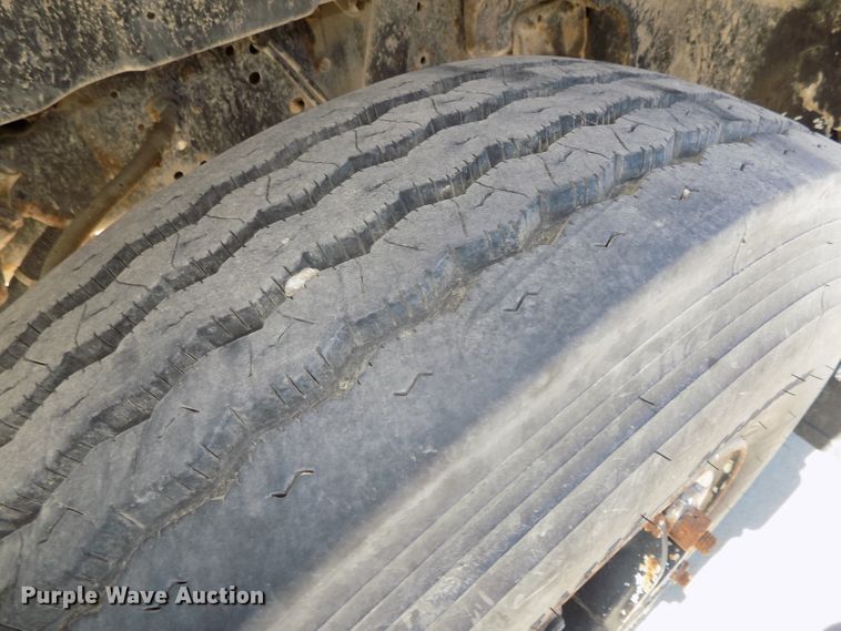 image for item DG2644 1993 International 4700  dump truck