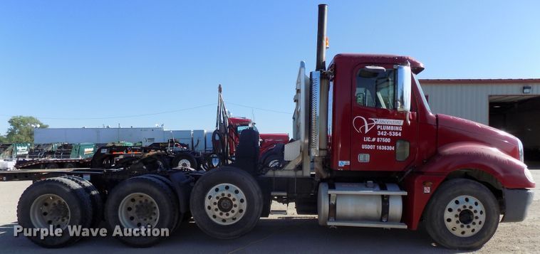 image for item DG2645 2006 Freightliner Columbia  semi truck