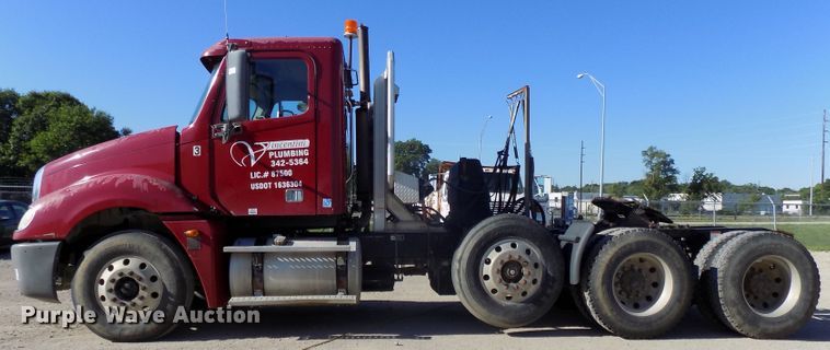 image for item DG2645 2006 Freightliner Columbia  semi truck