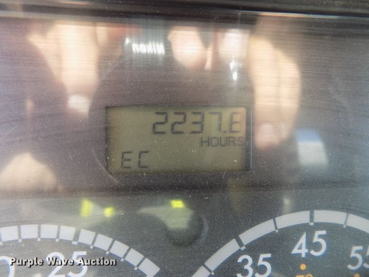 image for item DG2645 2006 Freightliner Columbia  semi truck