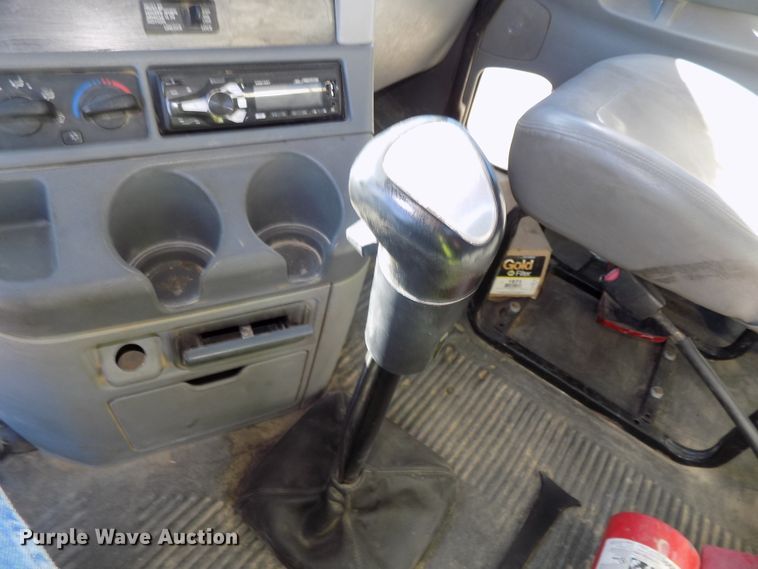 image for item DG2645 2006 Freightliner Columbia  semi truck