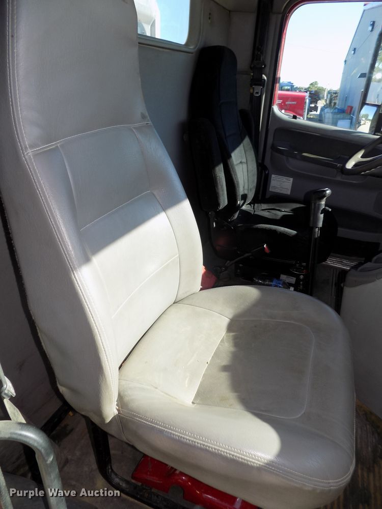 image for item DG2645 2006 Freightliner Columbia  semi truck