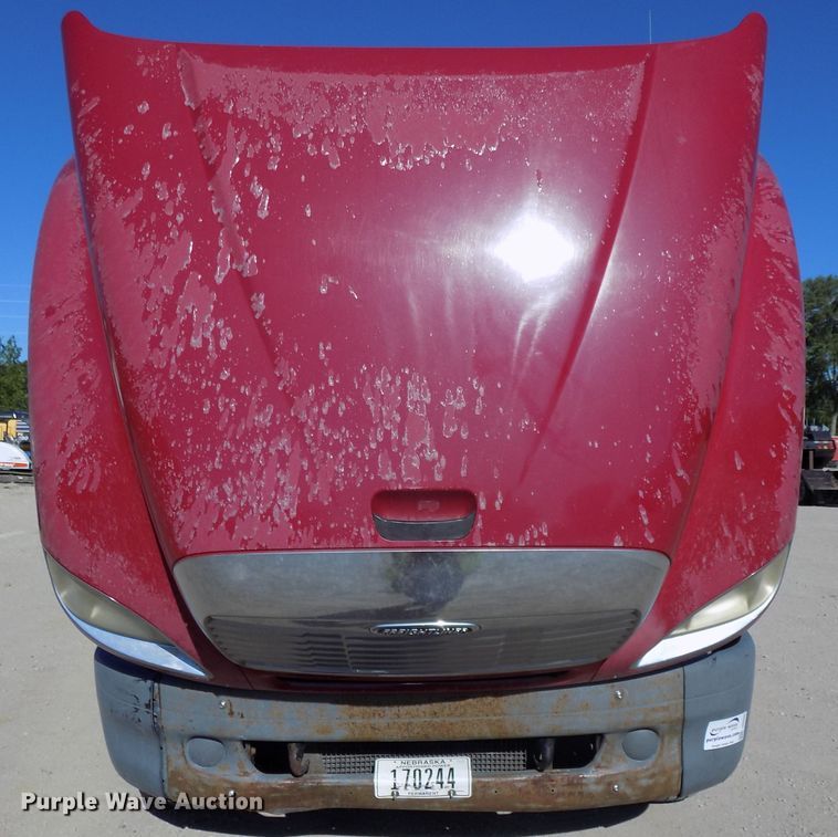 image for item DG2645 2006 Freightliner Columbia  semi truck