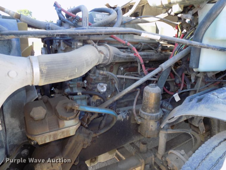 image for item DG2645 2006 Freightliner Columbia  semi truck