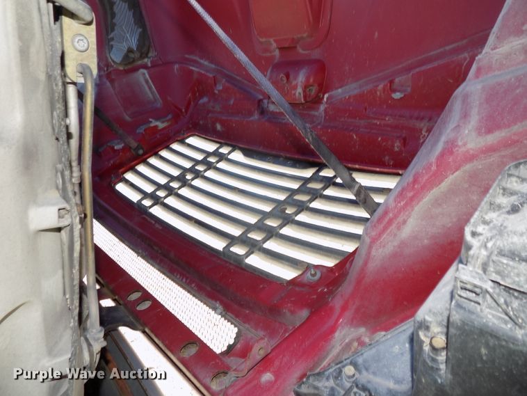 image for item DG2645 2006 Freightliner Columbia  semi truck