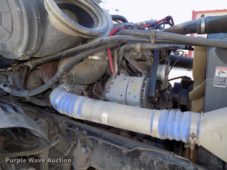 image for item DG2645 2006 Freightliner Columbia  semi truck