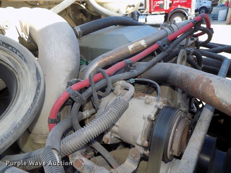 image for item DG2645 2006 Freightliner Columbia  semi truck