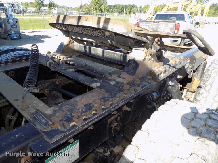 image for item DG2645 2006 Freightliner Columbia  semi truck