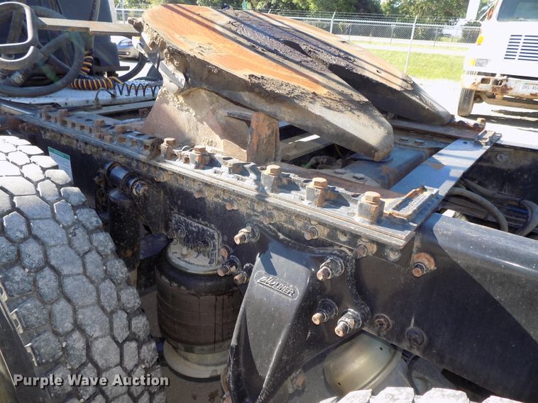 image for item DG2645 2006 Freightliner Columbia  semi truck