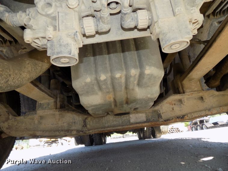 image for item DG2645 2006 Freightliner Columbia  semi truck