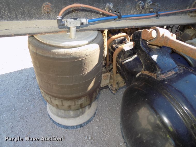 image for item DG2645 2006 Freightliner Columbia  semi truck