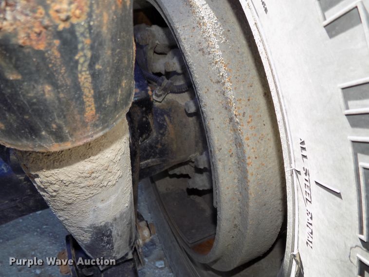 image for item DG2645 2006 Freightliner Columbia  semi truck