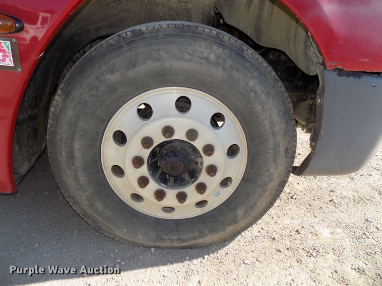 image for item DG2645 2006 Freightliner Columbia  semi truck