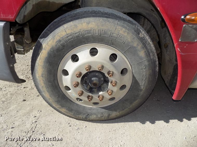 image for item DG2645 2006 Freightliner Columbia  semi truck