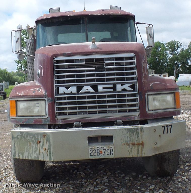 image for item DG5716 1997 Mack CL713 dump truck