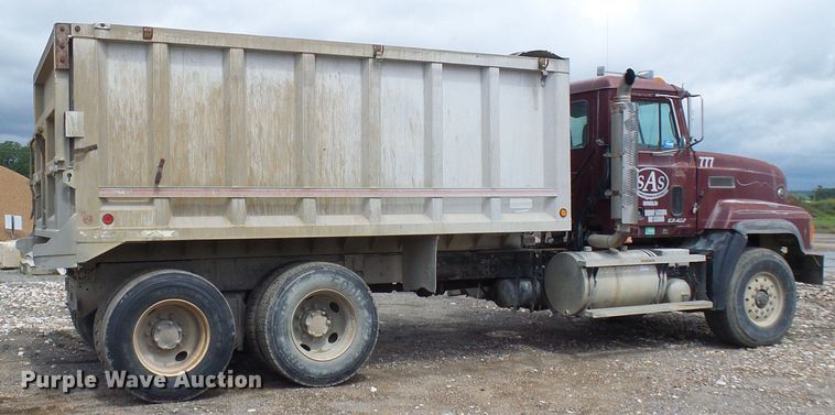 image for item DG5716 1997 Mack CL713 dump truck