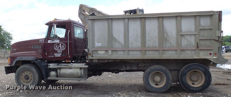 image for item DG5716 1997 Mack CL713 dump truck