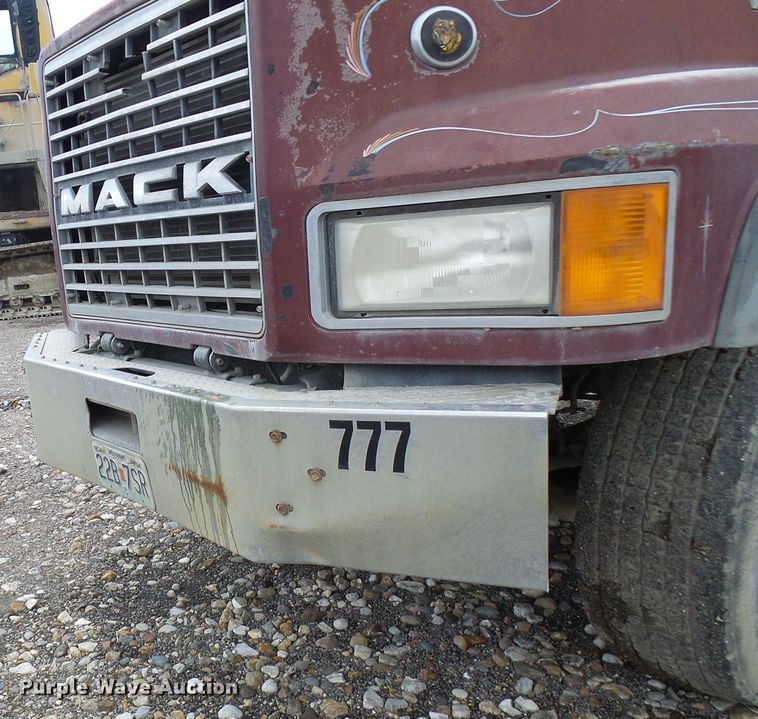 image for item DG5716 1997 Mack CL713 dump truck