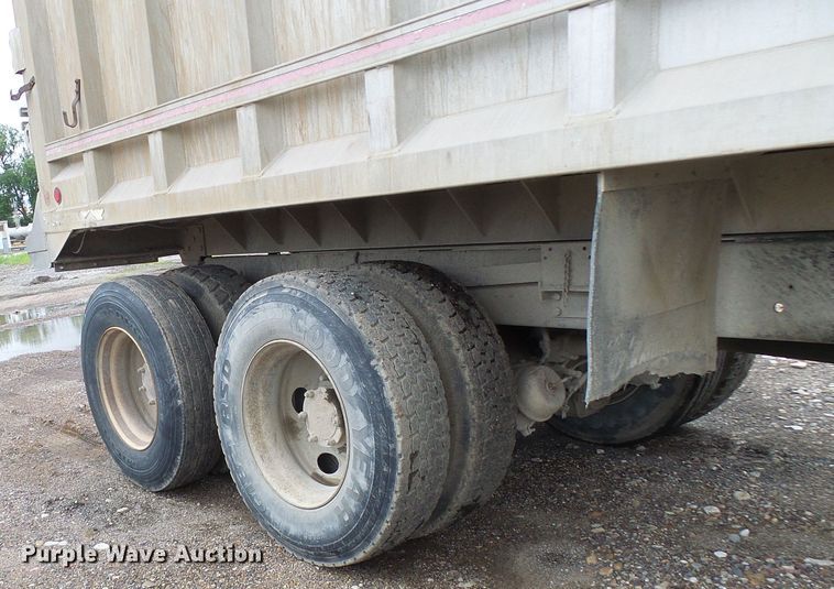 image for item DG5716 1997 Mack CL713 dump truck