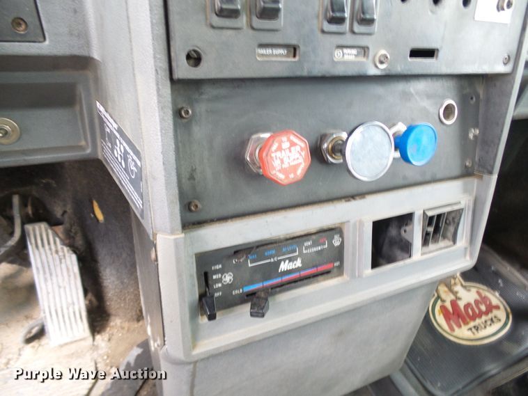 image for item DG5716 1997 Mack CL713 dump truck