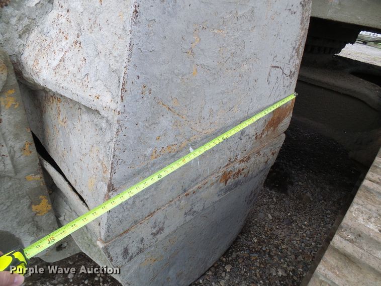 image for item DG5717 1999 Caterpillar 345B  material handler hydraulic excavator