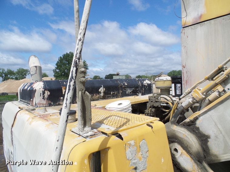 image for item DG5717 1999 Caterpillar 345B  material handler hydraulic excavator