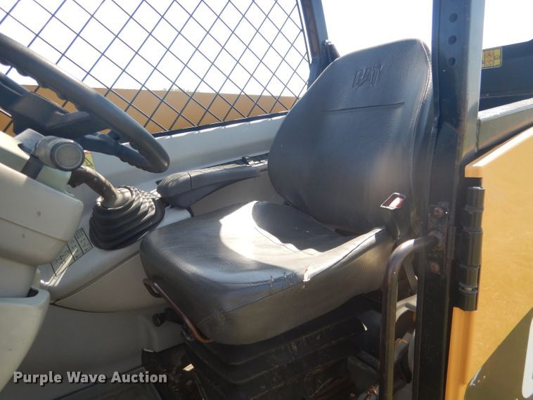 image for item DG5989 2005 Caterpillar TH460B  telehandler