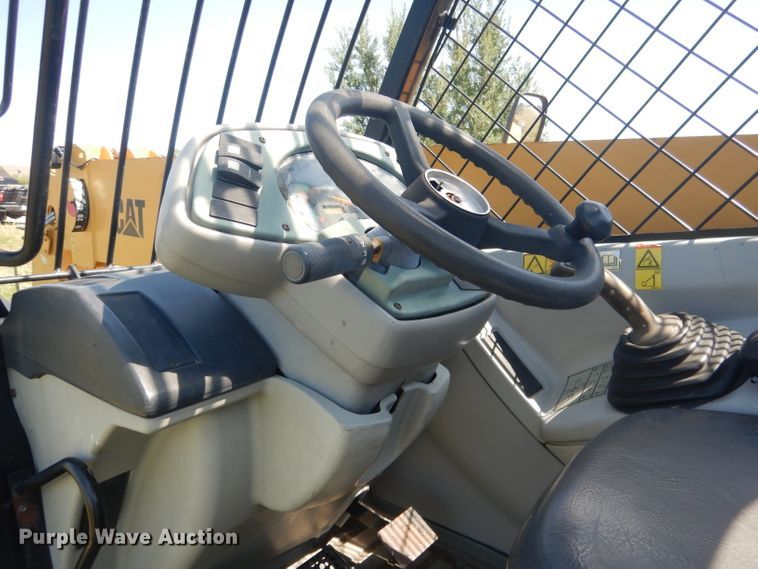image for item DG5989 2005 Caterpillar TH460B  telehandler