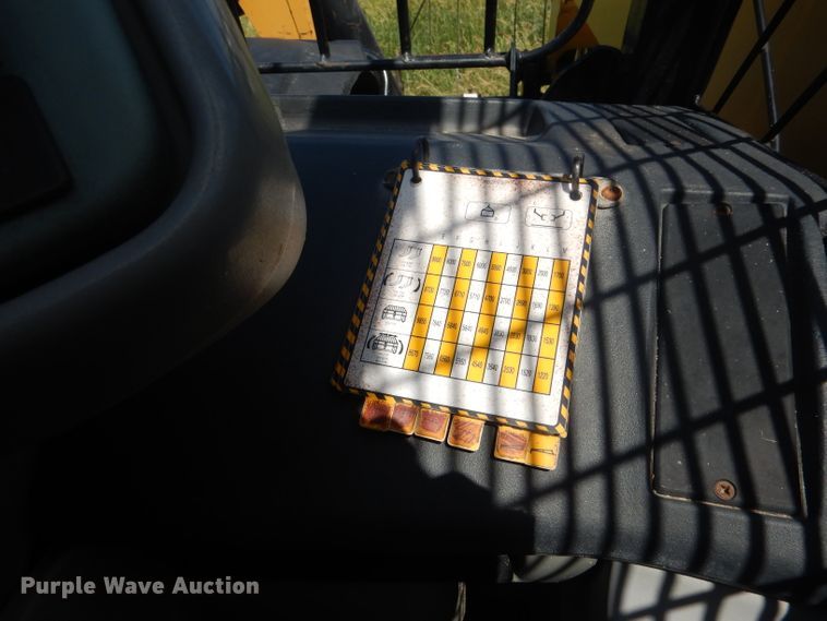 image for item DG5989 2005 Caterpillar TH460B  telehandler