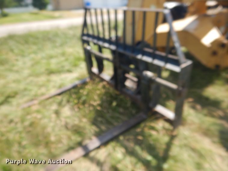 image for item DG5989 2005 Caterpillar TH460B  telehandler