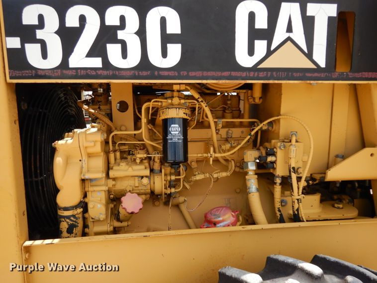 image for item DG6831 1998 Caterpillar CS-323C single drum vibratory roller