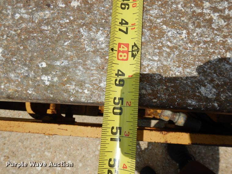 image for item DG6831 1998 Caterpillar CS-323C single drum vibratory roller