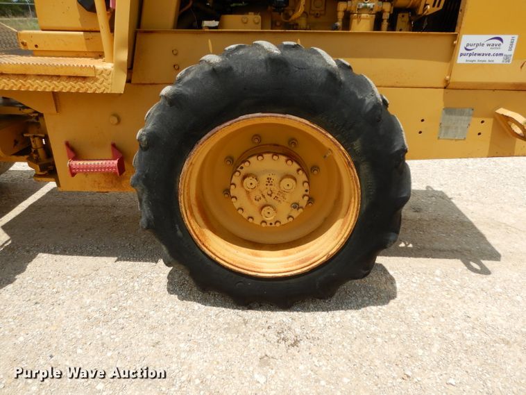 image for item DG6831 1998 Caterpillar CS-323C single drum vibratory roller