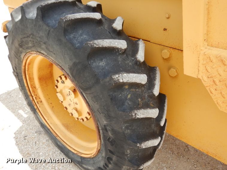 image for item DG6831 1998 Caterpillar CS-323C single drum vibratory roller